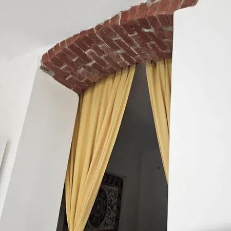 Semesterbostad Casa Al Castello Fra Mare E Storia *